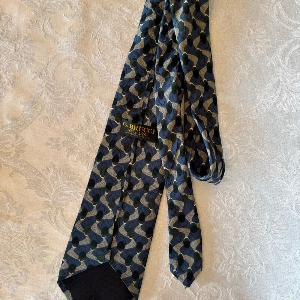 Men’s Navy Gray Patterned Tie